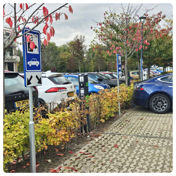 Laadoplossingen voor bedrijven - 600x600 - Thermen Berendonck